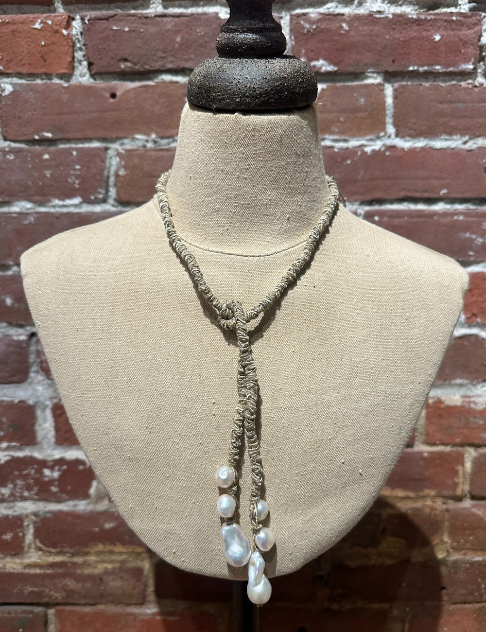 short lariat with pearl drops