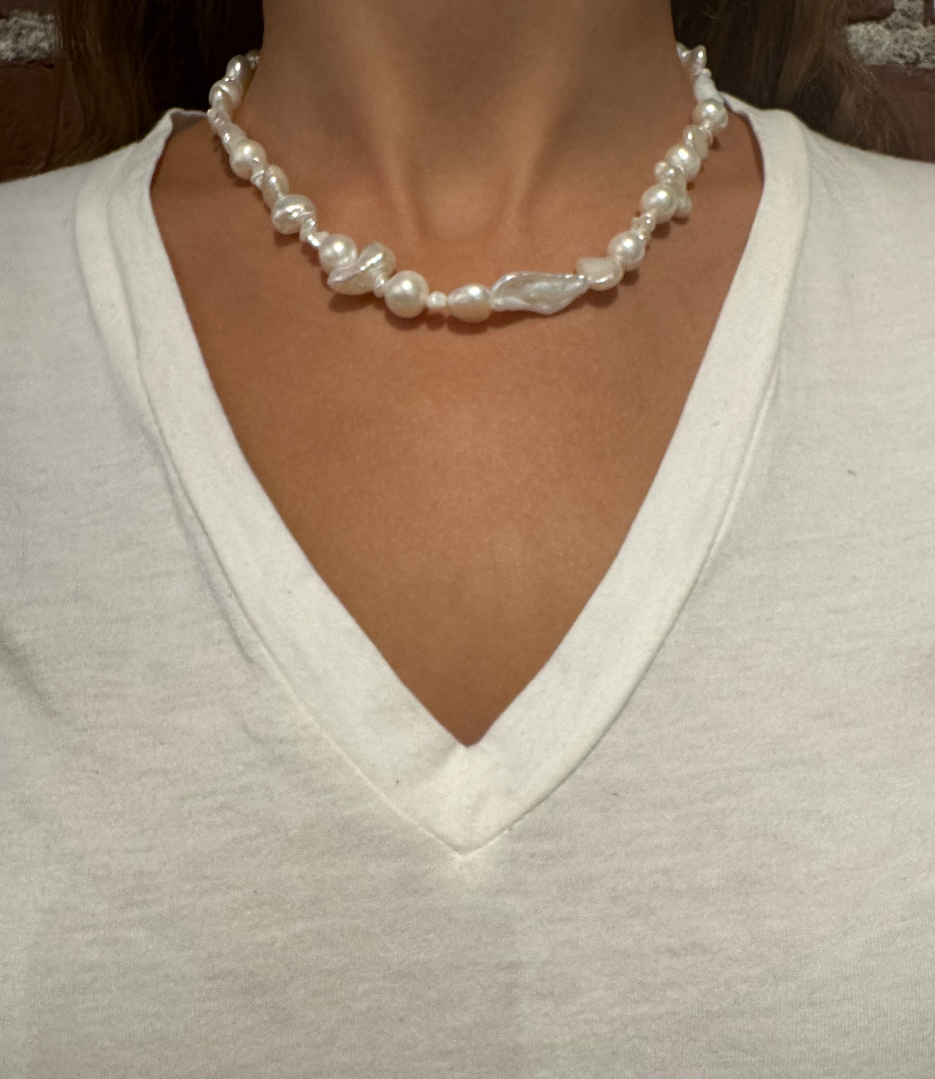 White mixed pearl choker